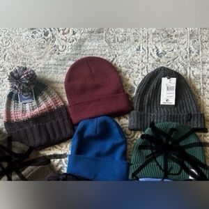 Bundle of 5 Mixed Brand Beanies Rip Curl and non name brand.